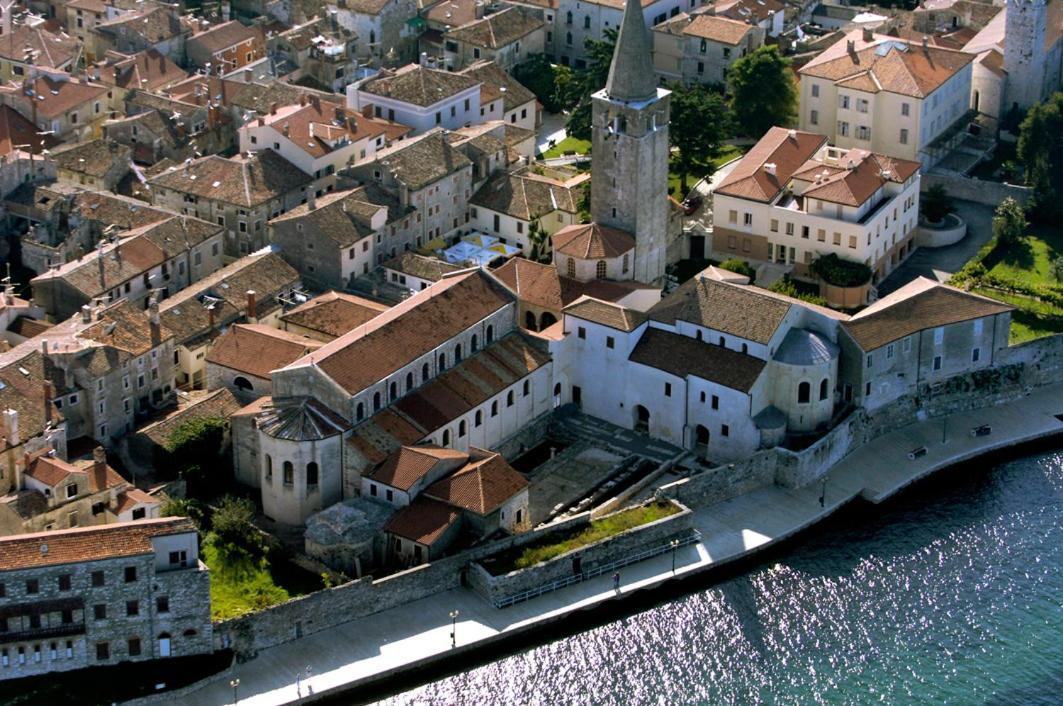 Romeo And Juliet Apartment With Balcony And Sea View Poreč Exterior foto