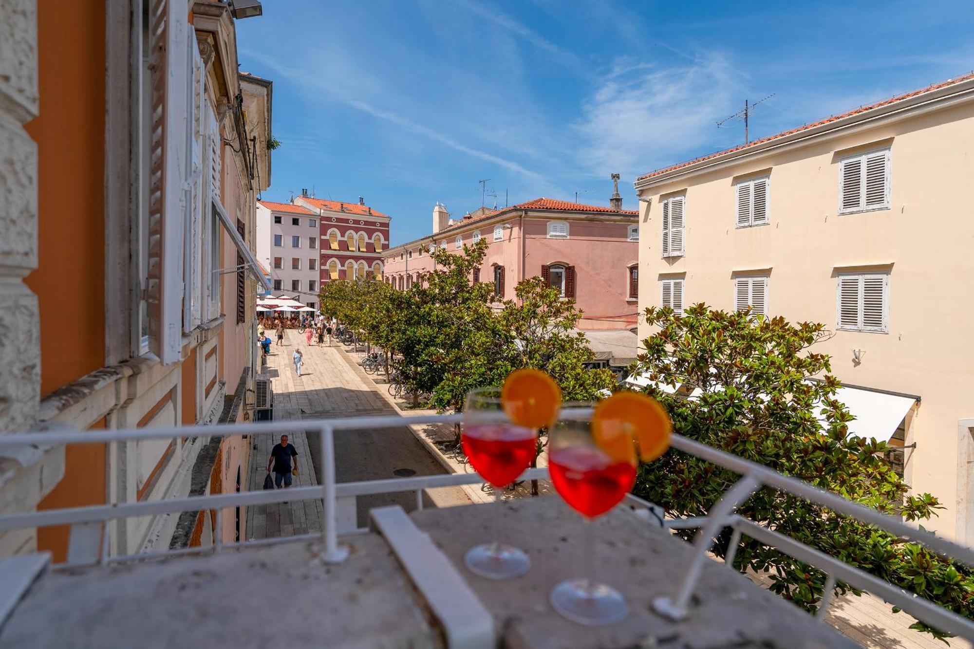 Romeo And Juliet Apartment With Balcony And Sea View Poreč Exterior foto
