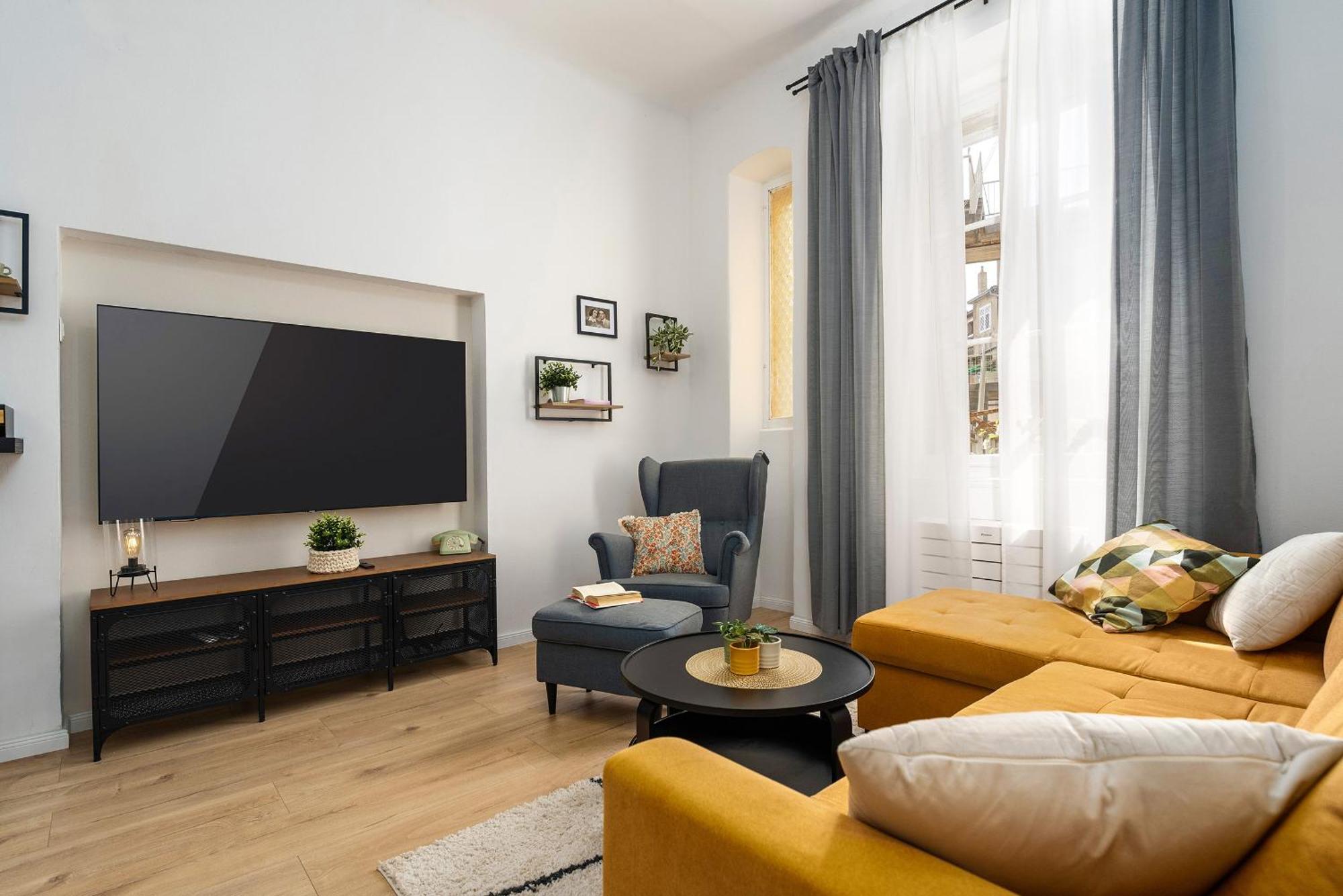 Romeo And Juliet Apartment With Balcony And Sea View Poreč Exterior foto